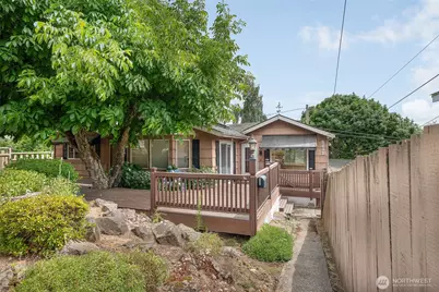 3242 36th Avenue W, Seattle, WA 98199 - Photo 1