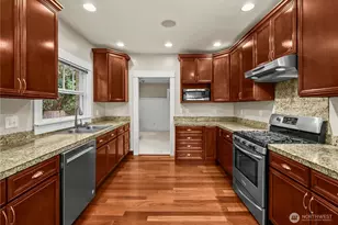518 W Pioneer, Puyallup, WA 98371 - Photo 11