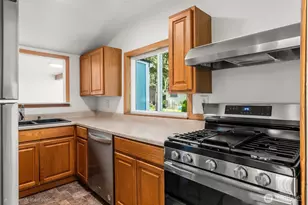 10002 Oak Ln SW, Lakewood, WA 98499 - Photo 5