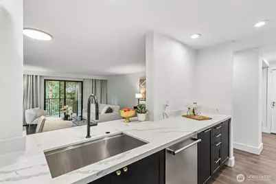 8110 145th Court NE #A6, Redmond, WA 98052 - Photo 7