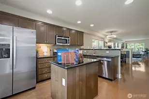 2707 SW Sylvan Heights Dr, Seattle, WA 98106 - Photo 15