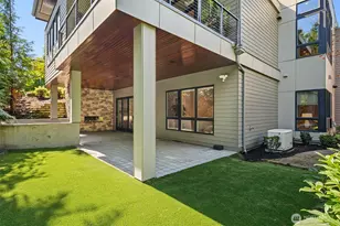 8270 SE 31st St, Mercer Island, WA 98040 - Photo 33