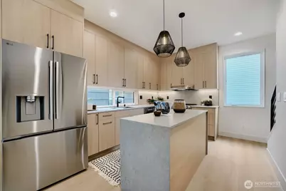 2626 58th Avenue SW #B, Seattle, WA 98116 - Photo 9