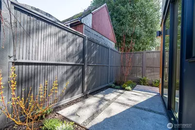 2626 58th Avenue SW #B, Seattle, WA 98116 - Photo 33