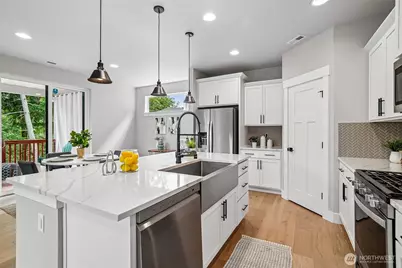 19395 139th Place SE, Renton, WA 98058 - Photo 9