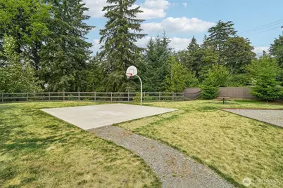 19395 139th Place SE, Renton, WA 98058 - Photo 35
