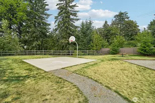 19395 139th Pl SE, Renton, WA 98058 - Photo 35