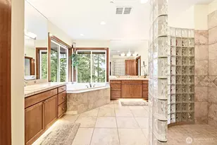 18603 E Spring Lake Dr SE, Renton, WA 98058 - Photo 15