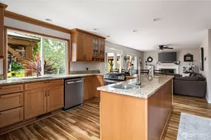 1571 SW 2nd Ct, Oak Harbor, WA 98277 - Photo 9