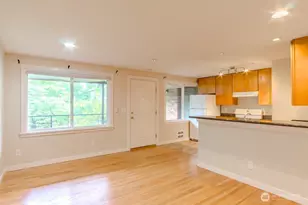 2211 Franklin Ave E, Seattle, WA 98102 - Photo 3