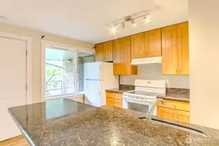 2211 Franklin Ave E, Seattle, WA 98102 - Photo 7