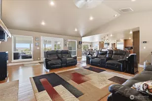 19985 Coulee View Road NE, Electric City, WA 99123 - Photo 5