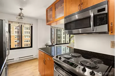 1105 Spring Street #1112, Seattle, WA 98104 - Photo 15