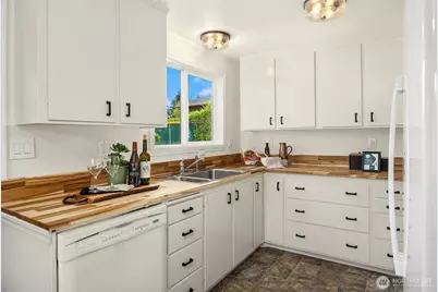 17563 12th Avenue NE, Shoreline, WA 98155 - Photo 9