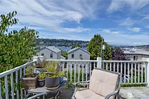 2215 Yale Ave. E., Seattle, WA 98102 - Photo 9