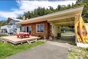 196 Edgebluff Rd, Camano Island, WA 98282 - Photo 5
