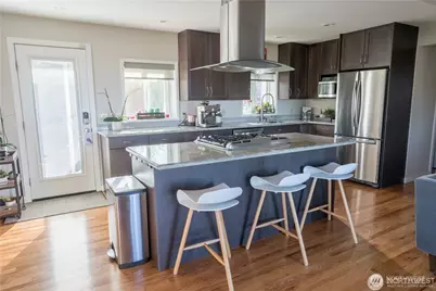 10861 Auburn Avenue S, Seattle, WA 98178 - Photo 9