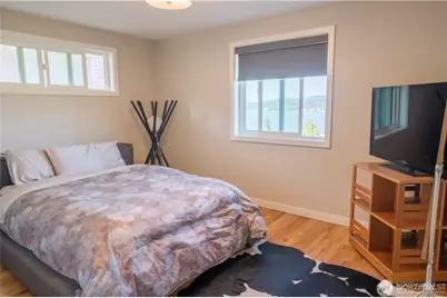 10861 Auburn Avenue S, Seattle, WA 98178 - Photo 11