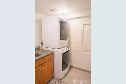 10861 Auburn Avenue S, Seattle, WA 98178 - Photo 15