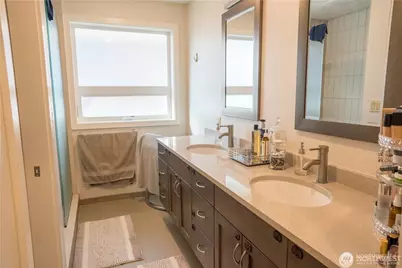 10861 Auburn Avenue S, Seattle, WA 98178 - Photo 13