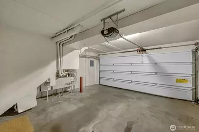 4720 Interlake Avenue N, Seattle, WA 98103 - Photo 37