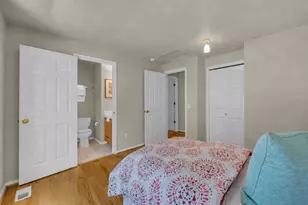 4720 Interlake Ave N, Seattle, WA 98103 - Photo 27