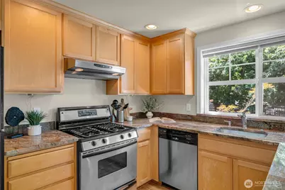 4720 Interlake Avenue N, Seattle, WA 98103 - Photo 17