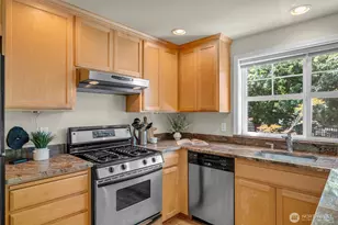 4720 Interlake Ave N, Seattle, WA 98103 - Photo 17