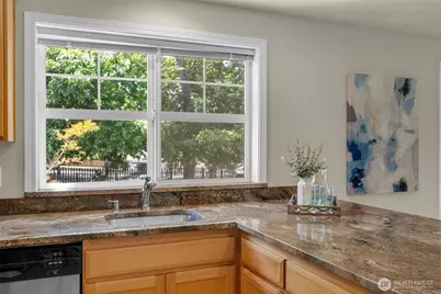 4720 Interlake Avenue N, Seattle, WA 98103 - Photo 19