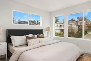 223 NE 75th St, Seattle, WA 98115 - Photo 23