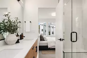 223 NE 75th St, Seattle, WA 98115 - Photo 29