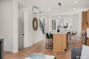 223 NE 75th St, Seattle, WA 98115 - Photo 15