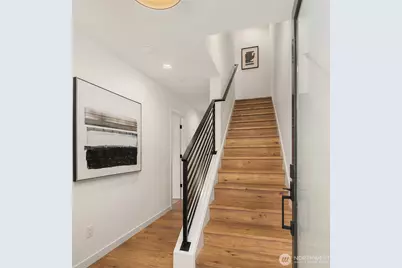 223 NE 75th Street, Seattle, WA 98115 - Photo 3
