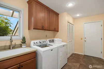 4681 174th Avenue SE, Bellevue, WA 98006 - Photo 27