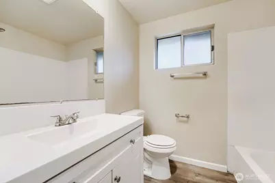 10311 D Street E, Tacoma, WA 98445 - Photo 19