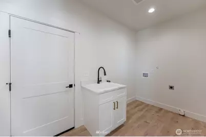 225 W Linden Avenue, Moses Lake, WA 98837 - Photo 35
