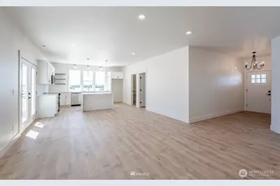 225 W Linden Avenue, Moses Lake, WA 98837 - Photo 15