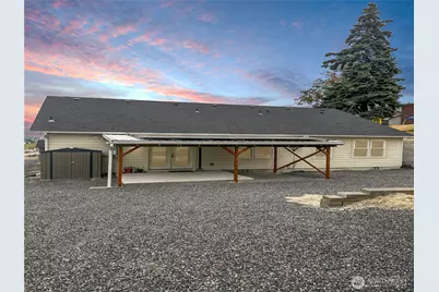 225 W Linden Avenue, Moses Lake, WA 98837 - Photo 3