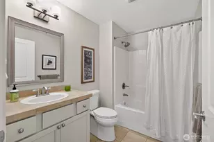 200 W Comstock St, Seattle, WA 98119 - Photo 17