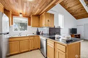 868 + 872 Juniper Pointe Ln, Camano Island, WA 98282 - Photo 31