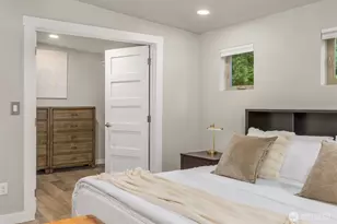 9720 NE Lofgren Rd, Bainbridge Island, WA 98110 - Photo 19
