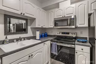 801 N Rainier Ave, Renton, WA 98057 - Photo 7