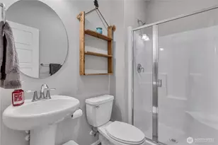 33161 Glacier Ave SE, Black Diamond, WA 98010 - Photo 17