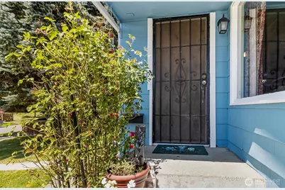 2423 Chestnut Street, Everett, WA 98201 - Photo 3