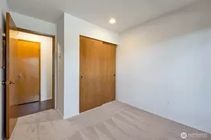 9512 1st Ave NE, Seattle, WA 98115 - Photo 11
