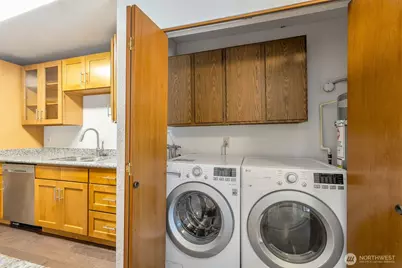 9512 1st Avenue NE #204, Seattle, WA 98115 - Photo 9