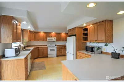 77 Rue Creek Road, Menlo, WA 98577 - Photo 13