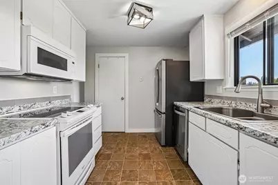 21713 47th Avenue Ct E, Spanaway, WA 98387 - Photo 7