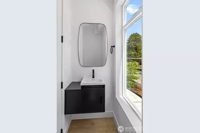 4113 Chilberg Avenue SW #B, Seattle, WA 98116 - Photo 9
