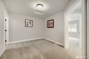 3916 Waller Rd E, Tacoma, WA 98443 - Photo 33